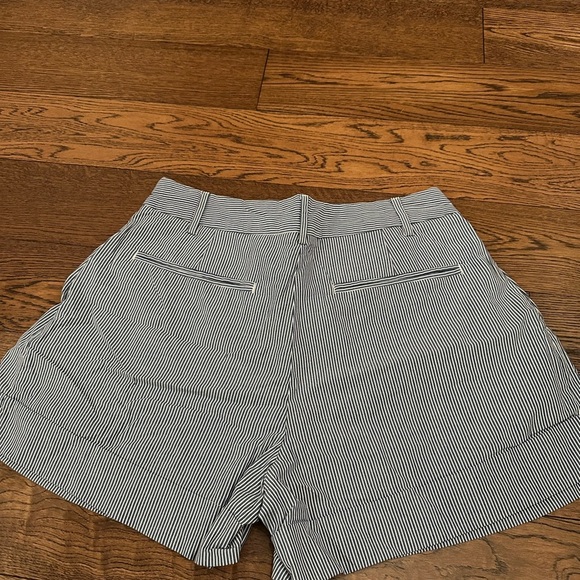 Banana Republic trouser shorts - Picture 2 of 4